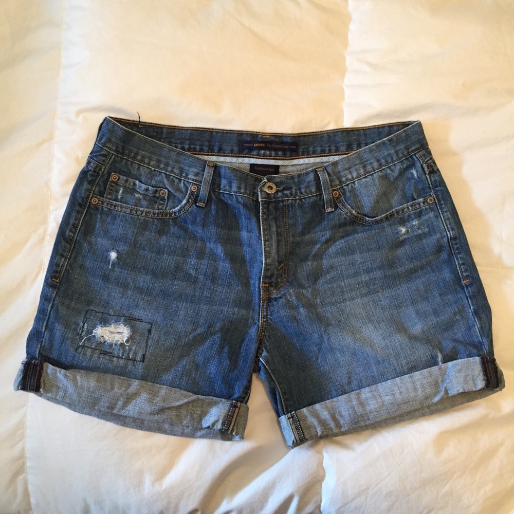 Levi’s boyfriend shorts